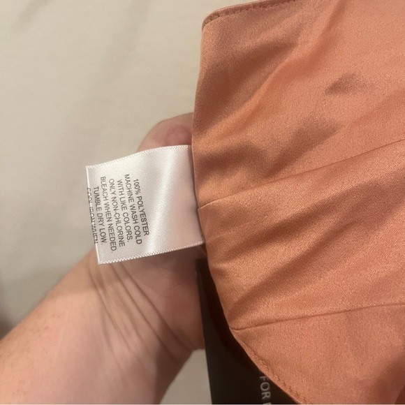 NWT Danielle Bernstein gold scarf top size medium tie back cropped - Picture 8 of 8